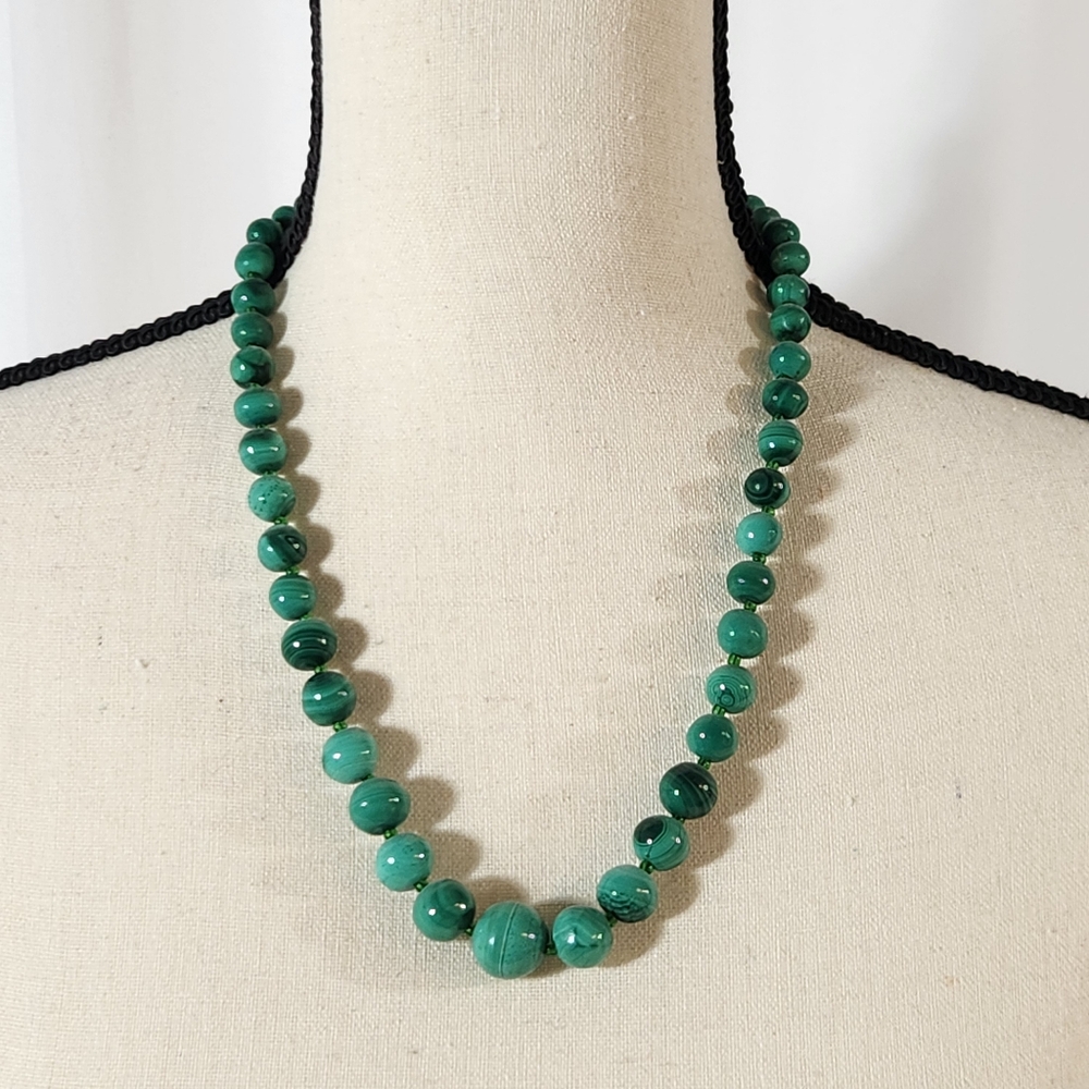 Malachite Graduate Size Bead Necklace